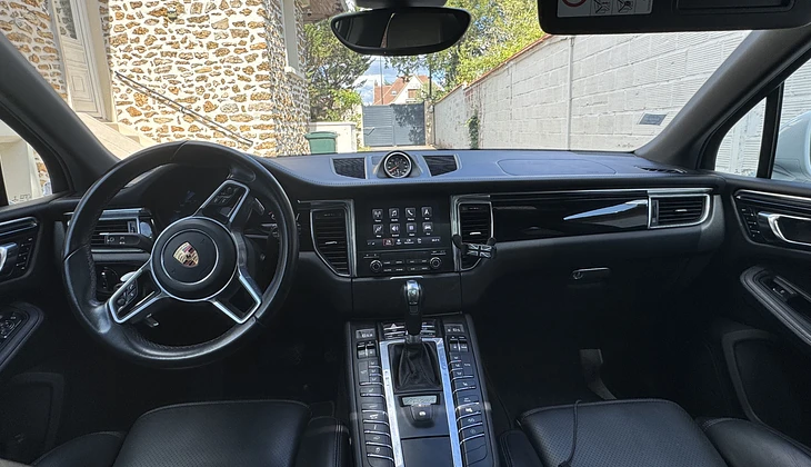 location-PORSCHE-Dammarie-les-Lys-roadstr