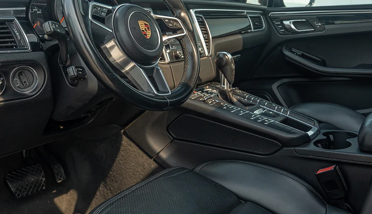location-PORSCHE-Beausoleil-roadstr