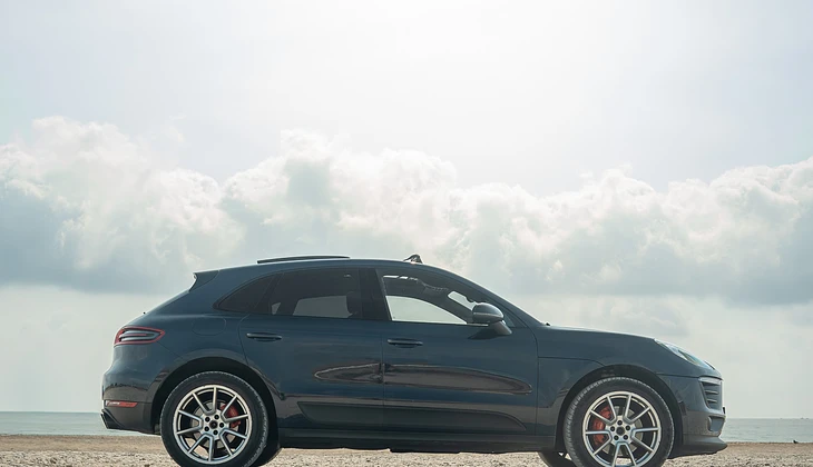 location-PORSCHE-Beausoleil-roadstr