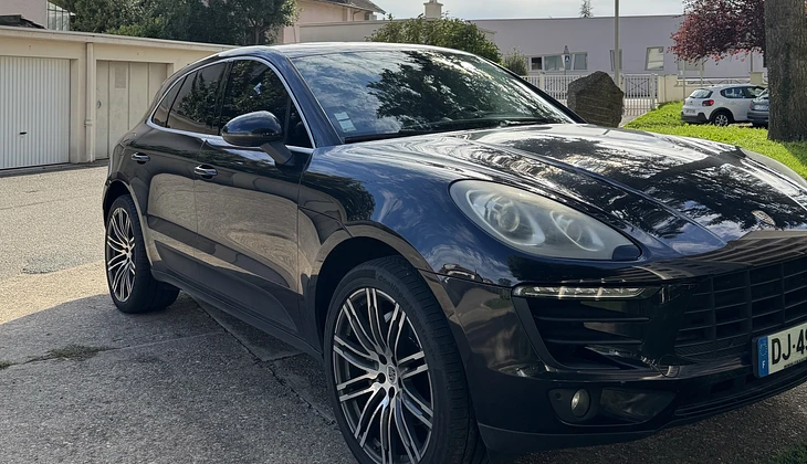 location-PORSCHE-Champagne-au-Mont-d'Or-roadstr