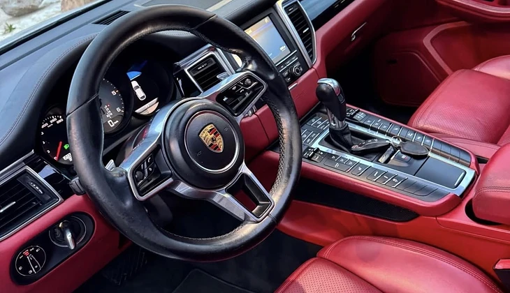location-PORSCHE-Paris-roadstr