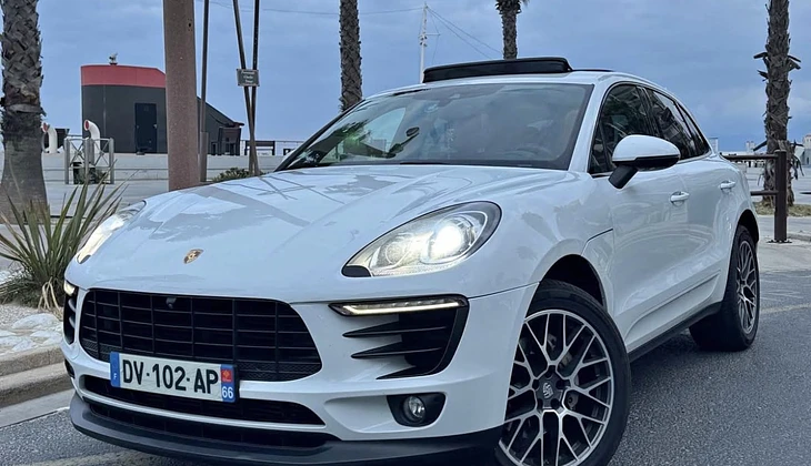 location-PORSCHE-Paris-roadstr