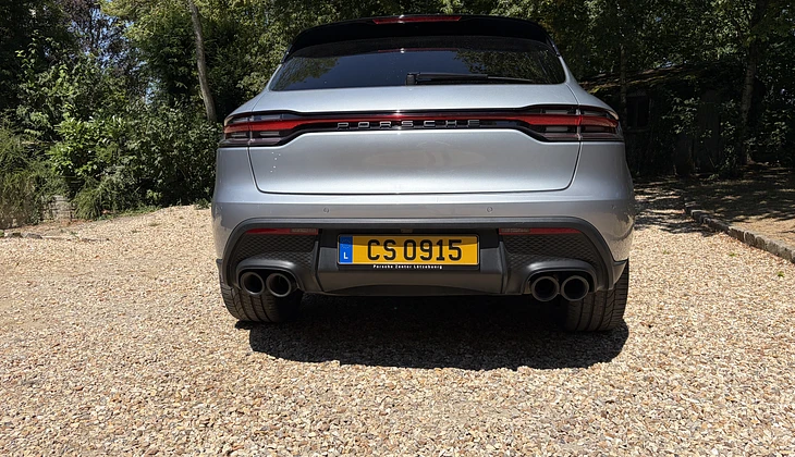 location-PORSCHE-Villepreux-roadstr