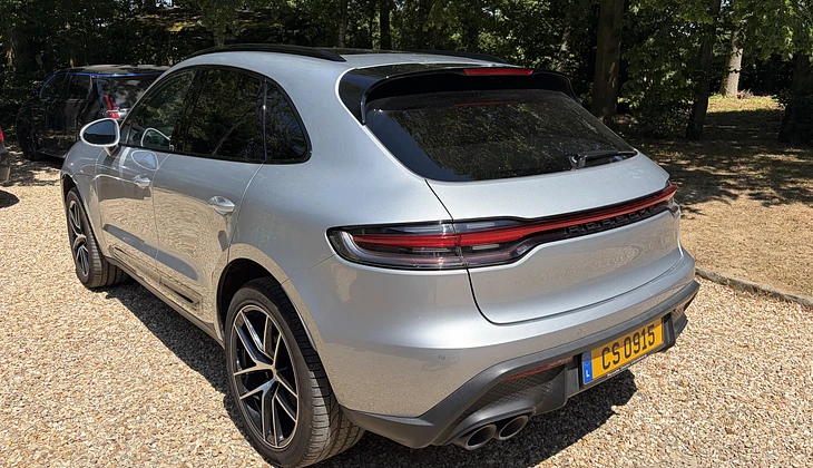 location-PORSCHE-Villepreux-roadstr