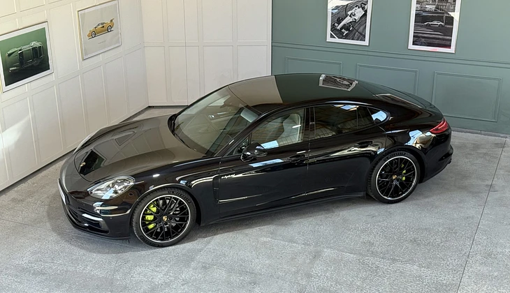 location-PORSCHE-Saint-Alban-roadstr