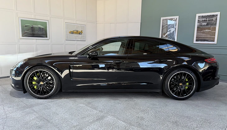 location-PORSCHE-Saint-Alban-roadstr