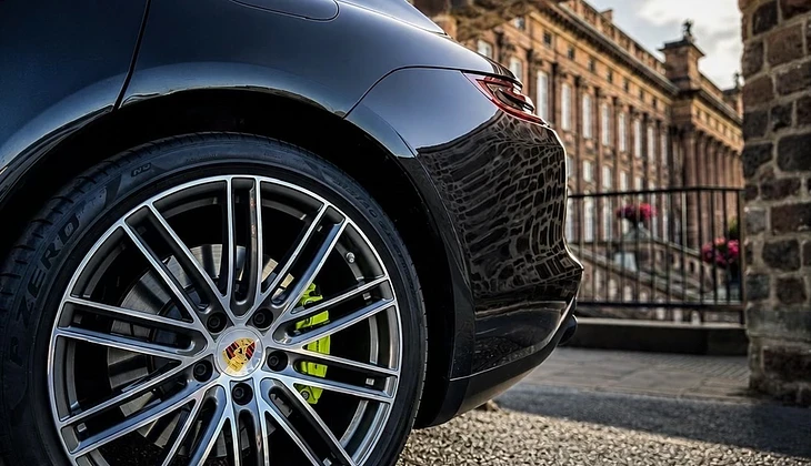location-PORSCHE-Brumath-roadstr