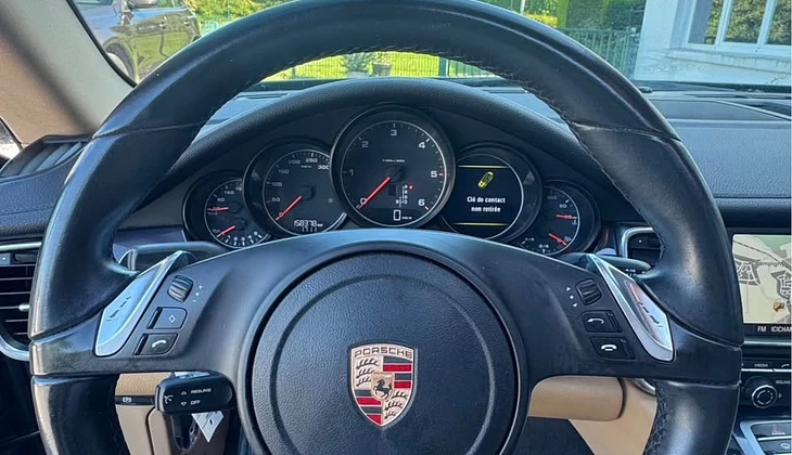 location-PORSCHE-Lyon-roadstr