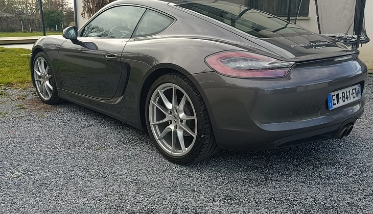 location-PORSCHE-Ger-roadstr