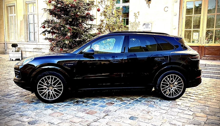 location-PORSCHE-Levallois-Perret-roadstr
