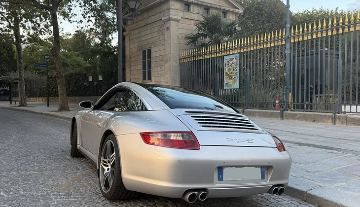 location-PORSCHE-Paris-roadstr