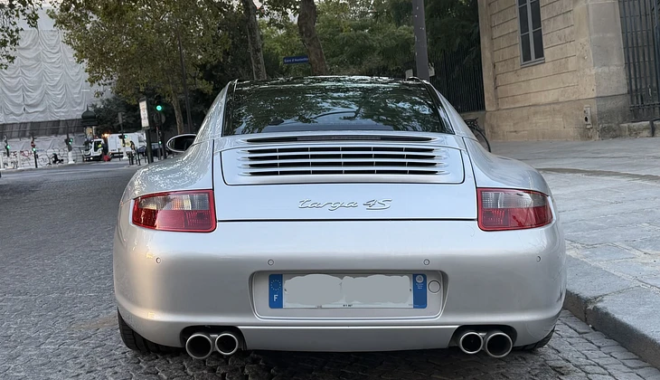 location-PORSCHE-Paris-roadstr