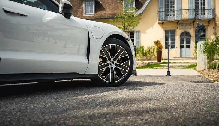 location-PORSCHE-Chambéry-roadstr
