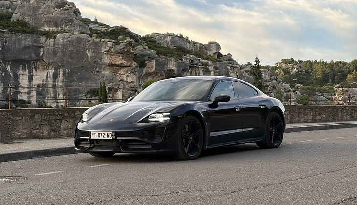 location-PORSCHE-Eyragues-roadstr