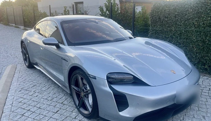 location-PORSCHE-Sainte-Soulle-roadstr
