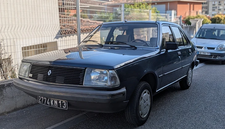 location-RENAULT-Marseille-roadstr