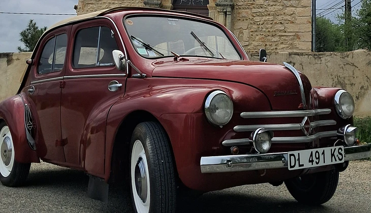 location-RENAULT-Saint-Marcel-d'Ardèche-roadstr