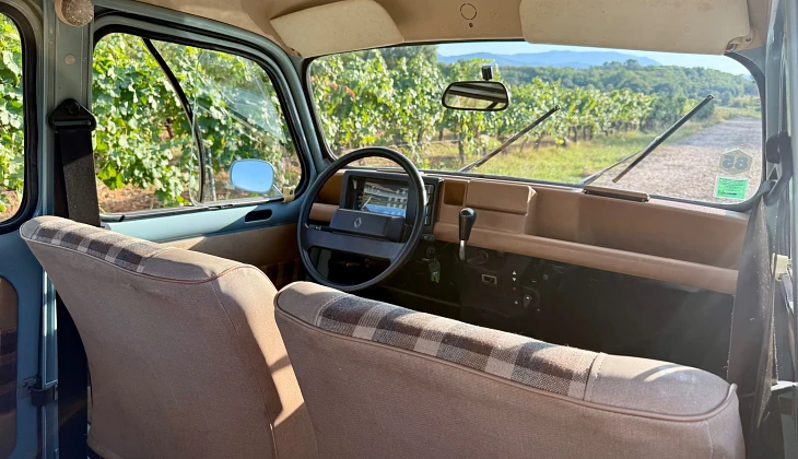 location-RENAULT-Saint-Maximin-la-Sainte-Baume-roadstr