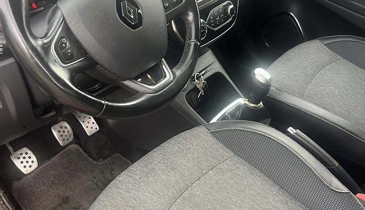 location-RENAULT-Coin-sur-Seille-roadstr