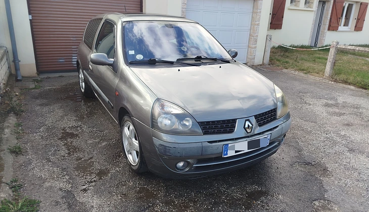 location-RENAULT-Saint-André-de-l'Eure-roadstr