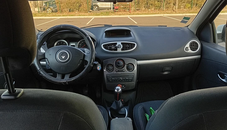 location-RENAULT-Chanteloup-les-Vignes-roadstr