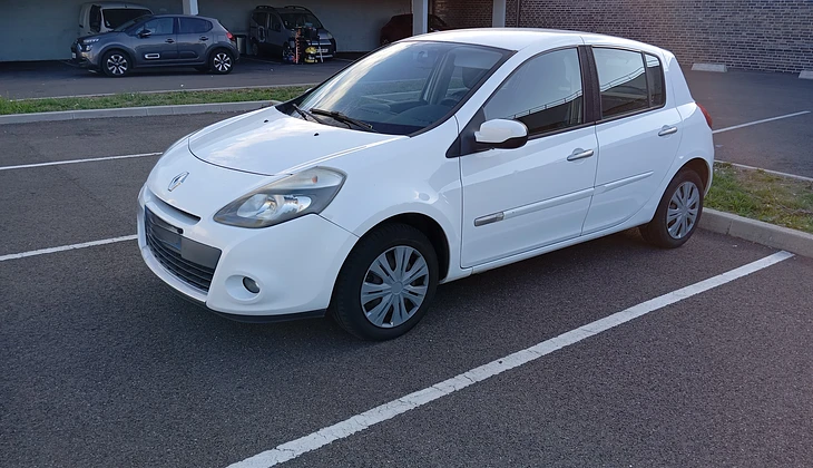location-RENAULT-Chanteloup-les-Vignes-roadstr
