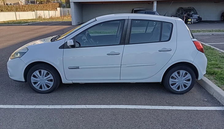 location-RENAULT-Chanteloup-les-Vignes-roadstr