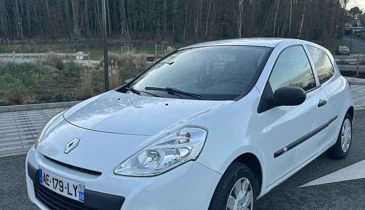 location-RENAULT-Chartres-roadstr