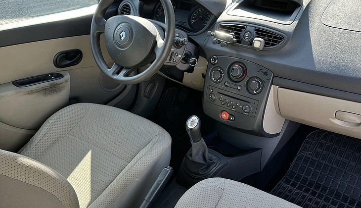 location-RENAULT-Voisins-le-Bretonneux-roadstr