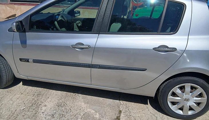 location-RENAULT-Hyères-roadstr