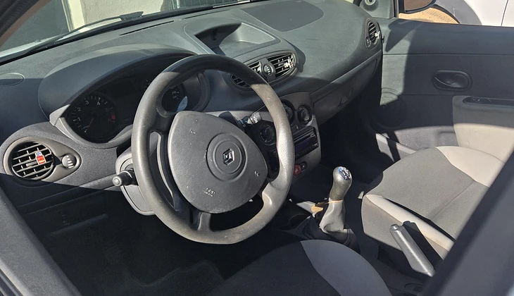 location-RENAULT-Ajaccio-roadstr