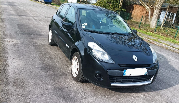 location-RENAULT-Rennes-roadstr
