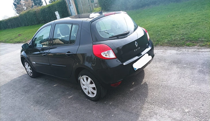 location-RENAULT-Rennes-roadstr