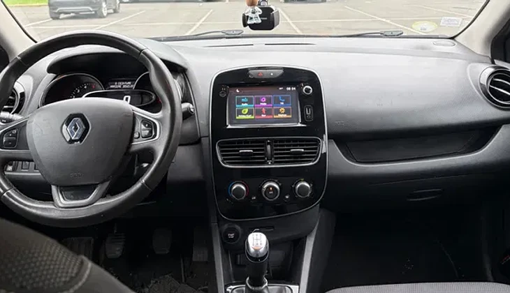 location-RENAULT-Cachan-roadstr