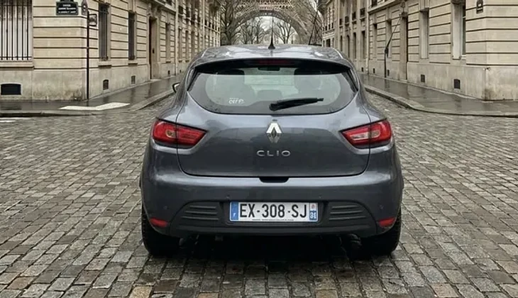 location-RENAULT-Cachan-roadstr