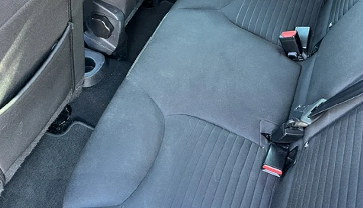 location-RENAULT-Saint-Genix-les-Villages-roadstr