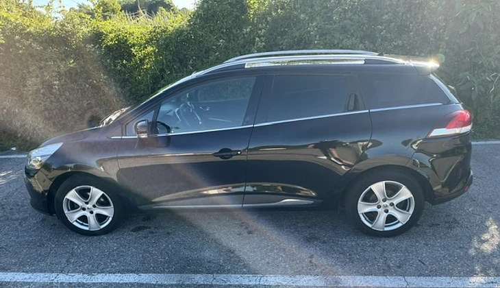location-RENAULT-Saint-Genix-les-Villages-roadstr