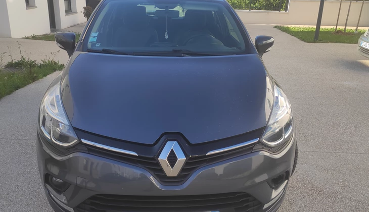 location-RENAULT-Magnanville-roadstr