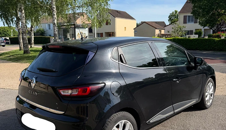 location-RENAULT-Moissy-Cramayel-roadstr