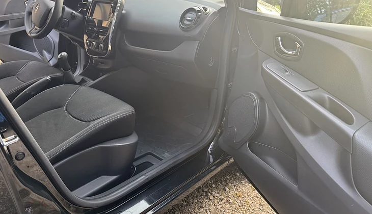 location-RENAULT-Cherbourg-en-Cotentin-roadstr
