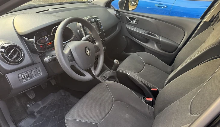 location-RENAULT-Cherbourg-en-Cotentin-roadstr