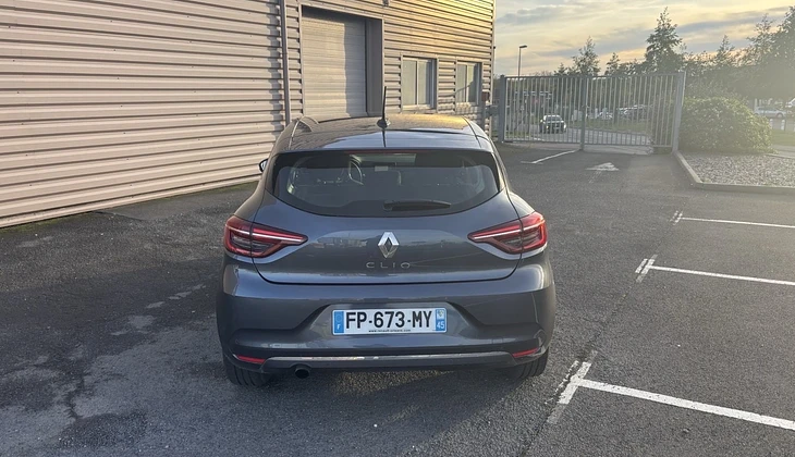 location-RENAULT-Caen-roadstr