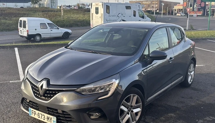 location-RENAULT-Caen-roadstr