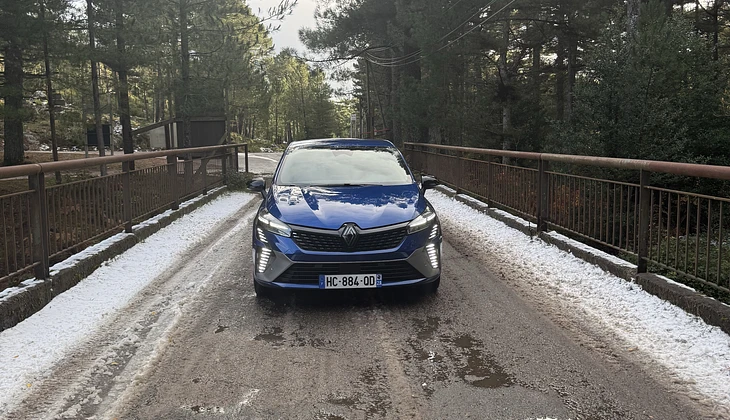 location-RENAULT-Porto-Vecchio-roadstr