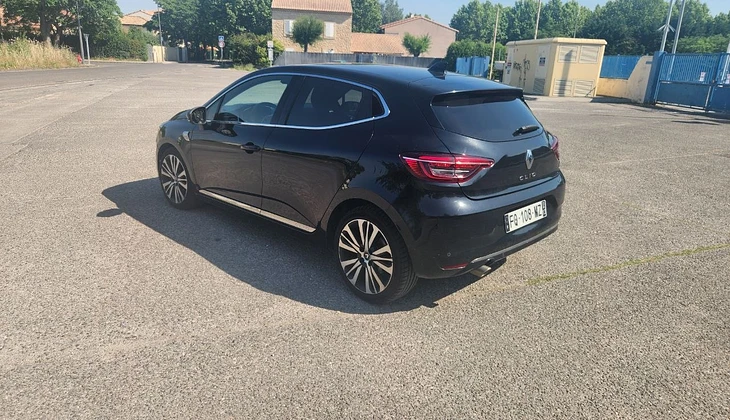 location-RENAULT-Carpentras-roadstr