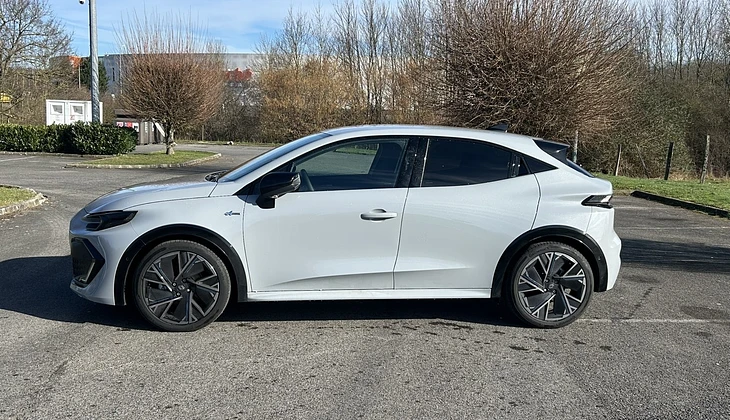 location-RENAULT-Senlis-roadstr