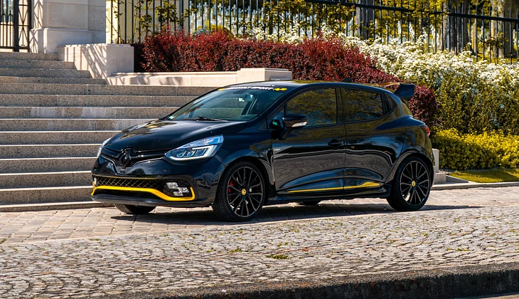 location-RENAULT-Paris-roadstr