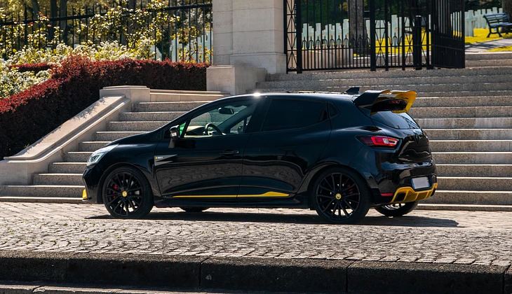 location-RENAULT-Paris-roadstr