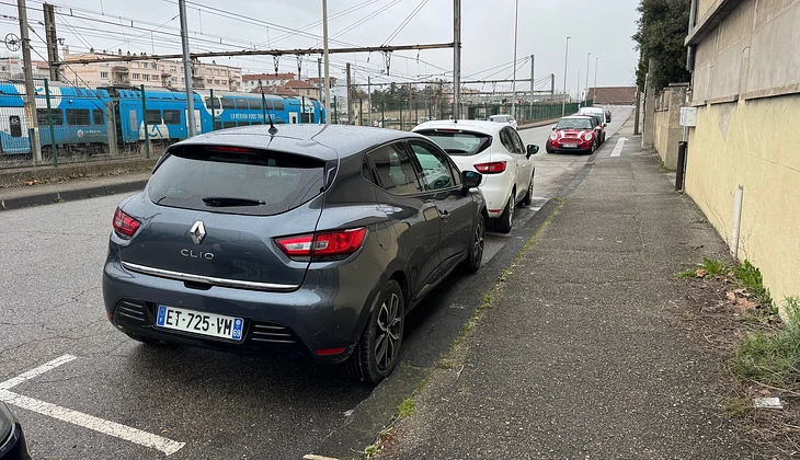location-RENAULT-Valence-roadstr