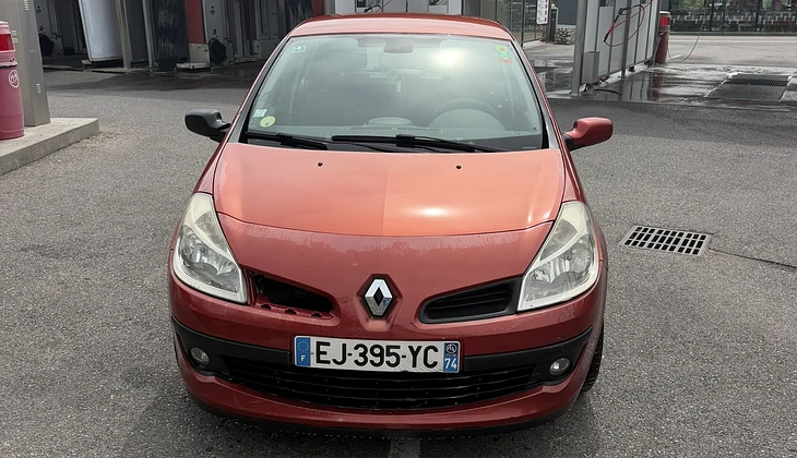 location-RENAULT-Poisy-roadstr